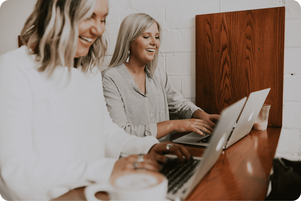 Mur d'avis de collaborateurs valorisant la marque employeur